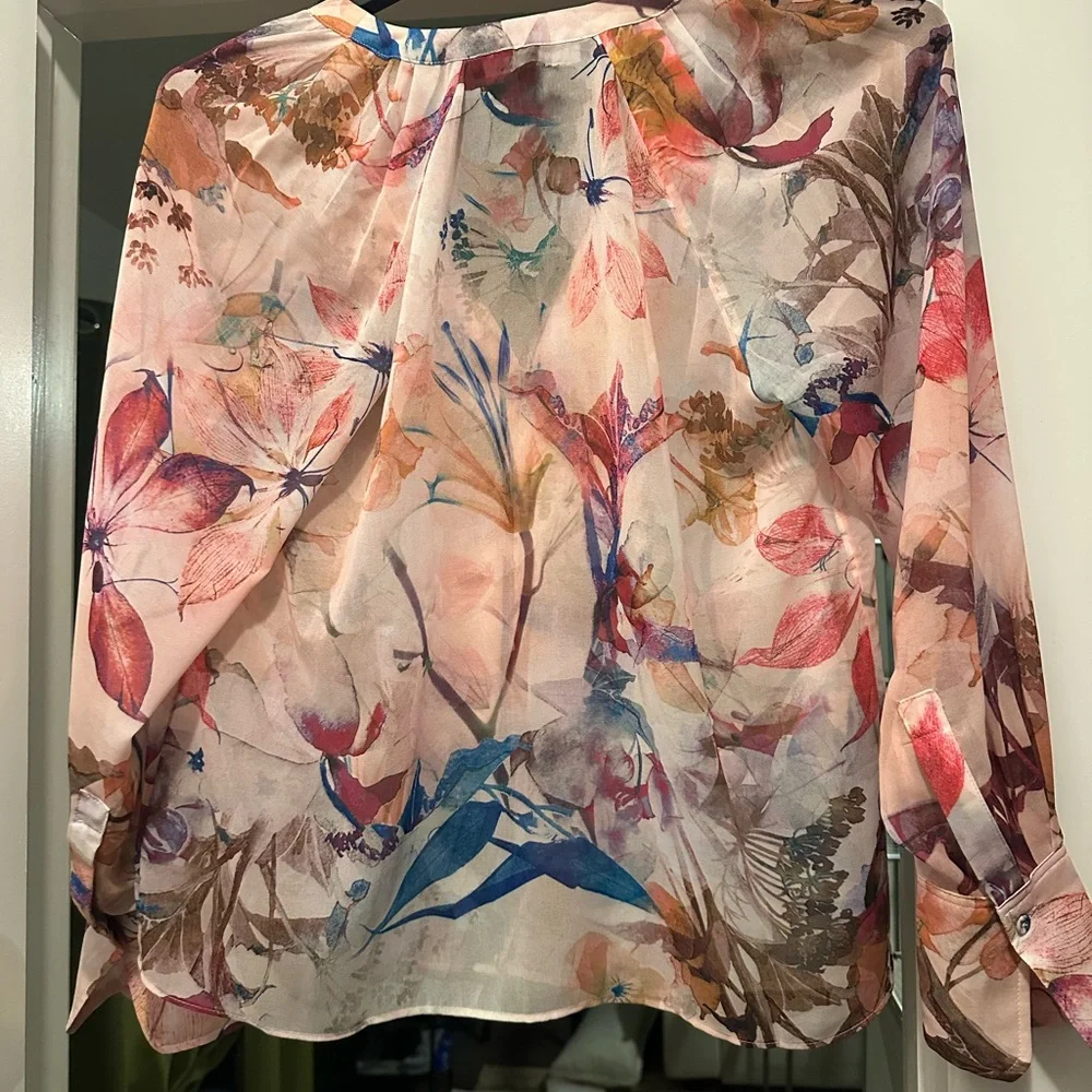 White House Black Market Pink Print Women's Top- M - Picture 2 of 2